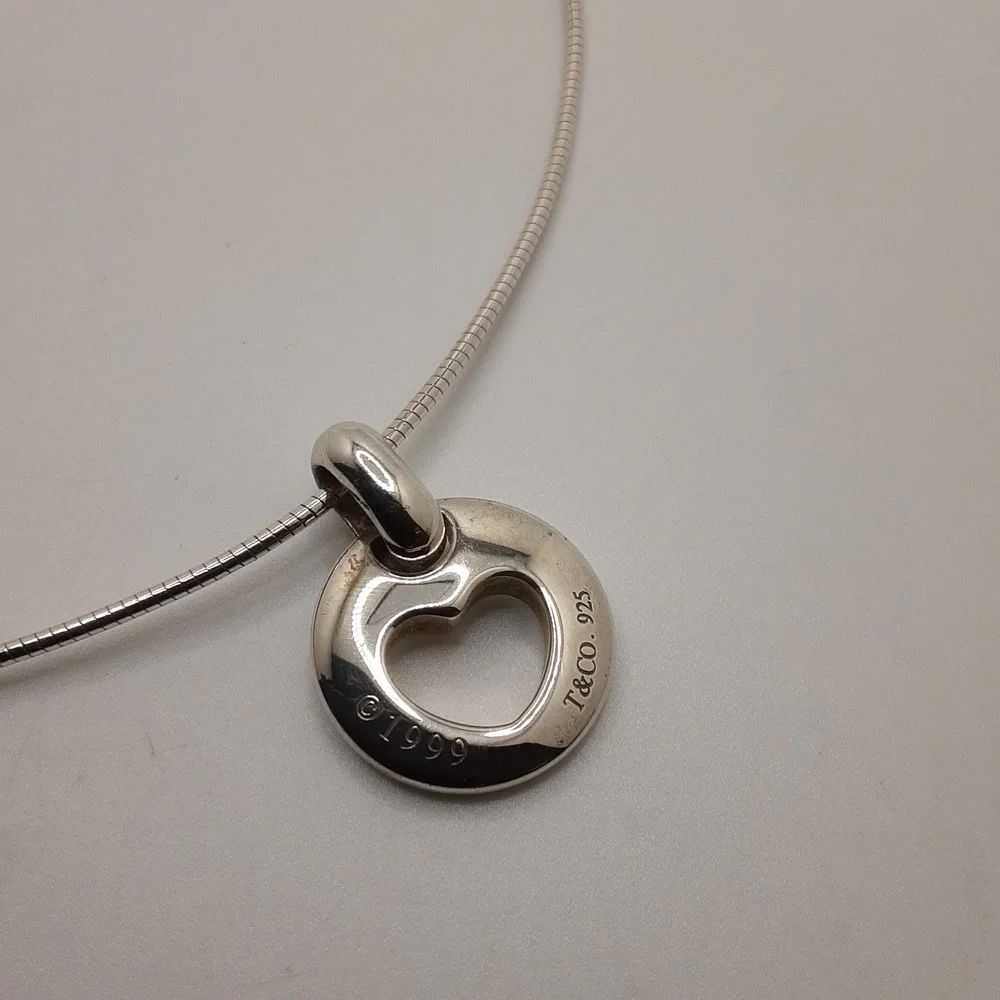 Authentic Tiffany & Co. Pierced Heart Pendant - Excellent Used Condition - Picture 7 of 13